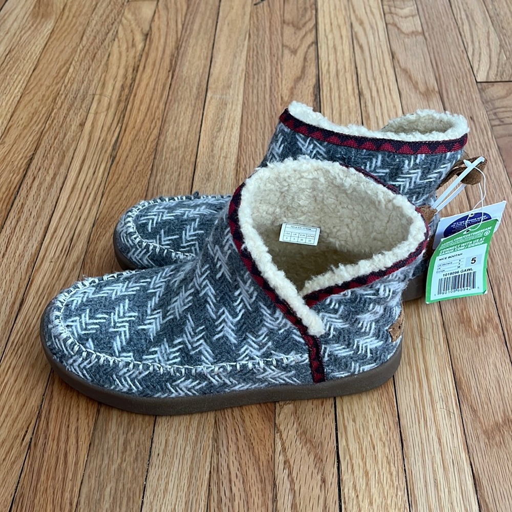 Sanuk Bootah Ankle Booties